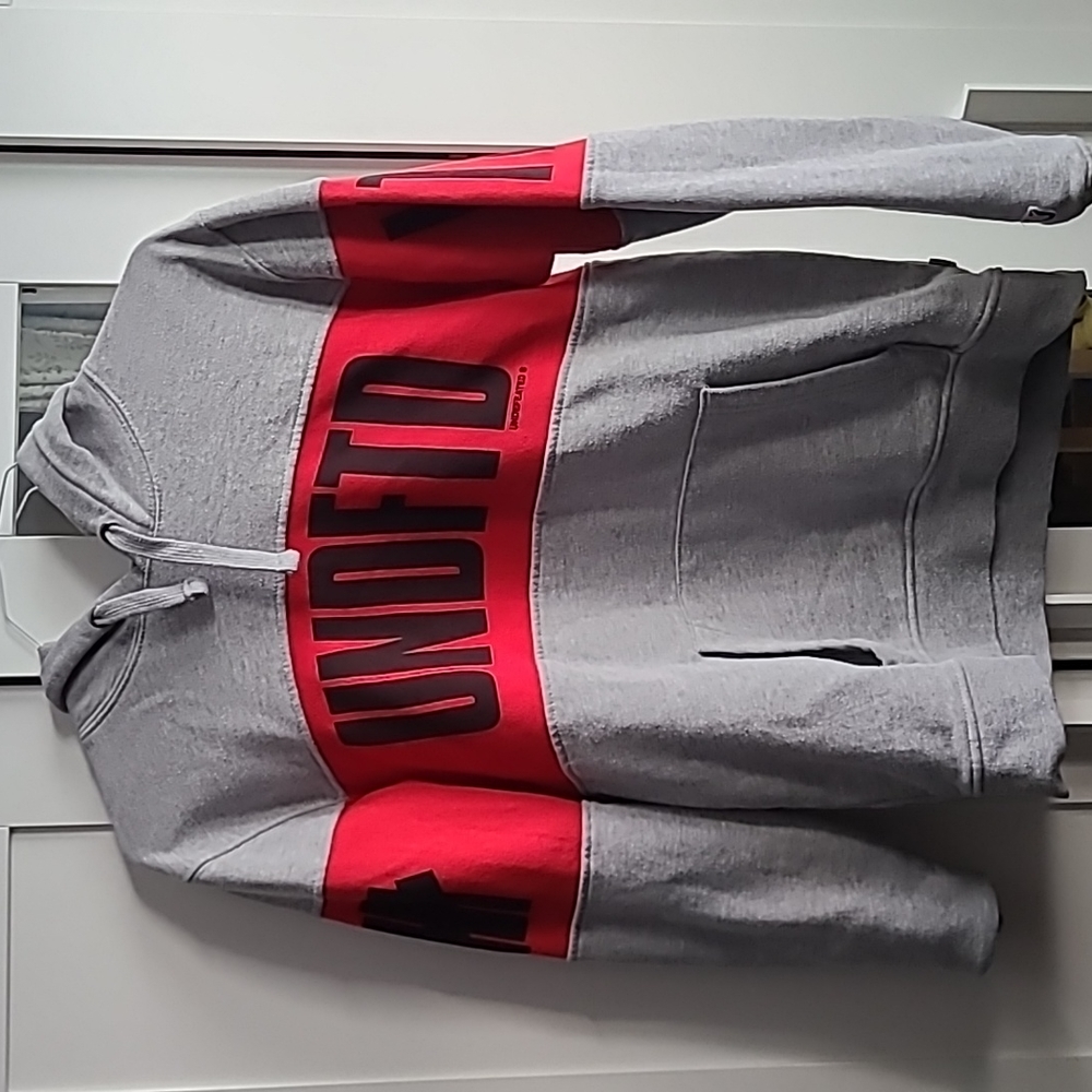 Mens Undefeated hoodie size medium